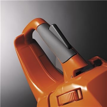 Ergonomisk bakre håndatk Økt komfort med myke innlegg, ergonomisk gasspådrag assymetriske håndtak.