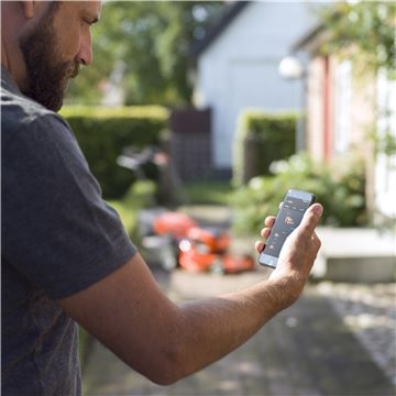 Med den smarte Husqvarna Connect-appen har du lett tilgang til nyttige tips, manualer og reservedeler. For ditt tilkoblede Bluetooth-utstyr, gir appen også tilleggsinformasjon som kjøretid og ladestatus, samt vedlikeholds- og servicebehov.